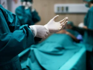 هزینه عمل ترمیم همزمان لب و بینی